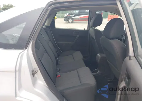 2008 Ford Focus Se/Ses из США, поврежденный, VIN 1FAHP35N28W151456